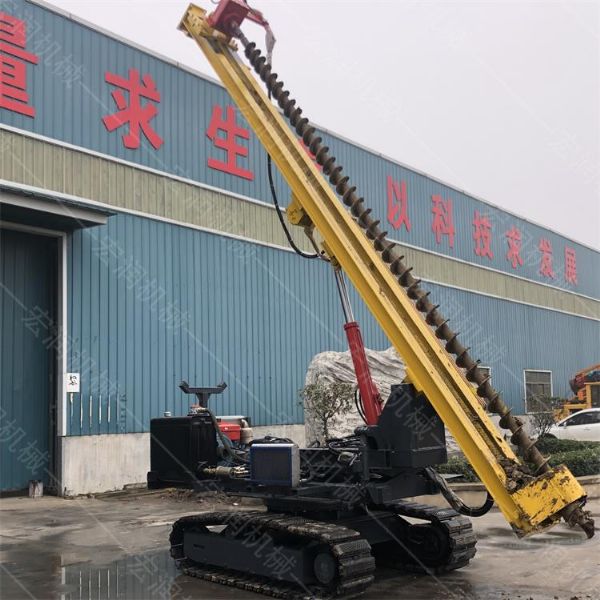 直銷光伏履帶鉆孔機(jī)，螺旋光伏鉆孔機(jī)