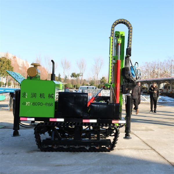 澳大利亞的客戶(hù)代專(zhuān)程到訪(fǎng)了宏潤(rùn)機(jī)械，對(duì)公司的潛孔鉆機(jī)產(chǎn)品進(jìn)行了深入細(xì)致的考察